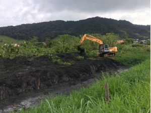 Prefeitura Começa Operação de Limpeza de Valas na Avenida Brasil