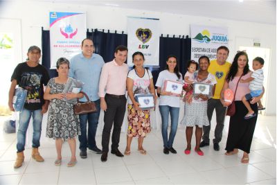 Famílias acompanhadas pelo CRAS recebem doação de cobertores da LBV